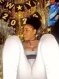 AmazonianMistress stripchat stream image