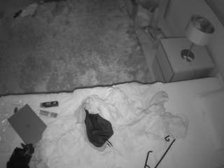 voyeurcam-julmodels-whitebed-3 camsoda stream image, 18.01.2026 22:00