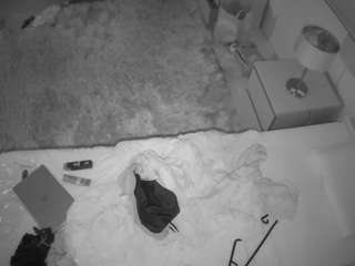 voyeurcam-julmodels-whitebed-3 camsoda stream image, 18.01.2026 22:00