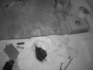voyeurcam-julmodels-whitebed-3 camsoda stream image, 18.01.2026 22:00