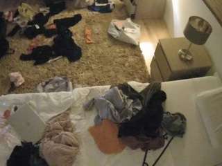 voyeurcam-julmodels-whitebed-3 camsoda stream image, 18.01.2026 22:00