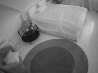 voyeurcam-julmodels-whitebed-4 camsoda stream image