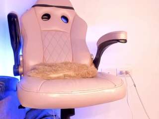 mia-royal camsoda stream image