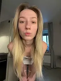 Lia__Love stripchat stream image