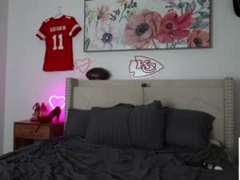 ari_lovexo chaturbate stream image