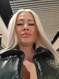 MILFBARBY stripchat stream image