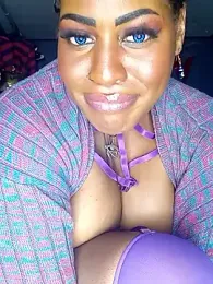 AmazonianMistress stripchat stream image