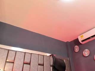 atinxnaugthy camsoda stream image