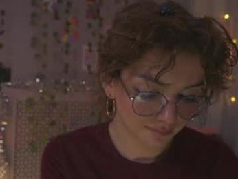 little_poetry chaturbate stream image