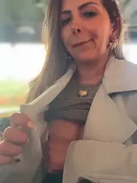 _Abril-Office1 stripchat stream image