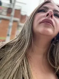 _Abril-Office1 stripchat stream image