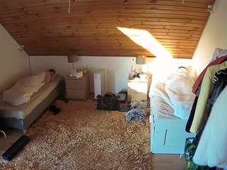 voyeurcam-julmodels-whitebed-3 camsoda stream image, 20.02.2026 19:00