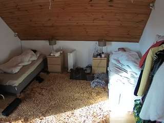 voyeurcam-julmodels-whitebed-3 camsoda stream image, 20.02.2026 19:00