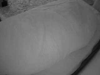 voyeurcam-julmodels-whitebed-4 camsoda stream image