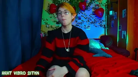 TrickyKitsune stripchat stream image