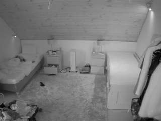 voyeurcam-julmodels-whitebed-3 camsoda stream image, 28.02.2026 17:20