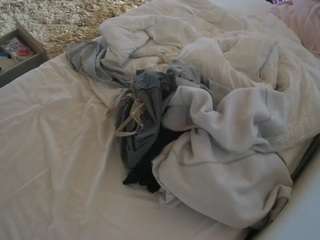 voyeurcam-julmodels-whitebed-4 camsoda stream image