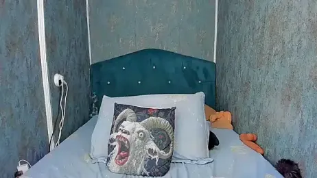 RedAssHottie stripchat stream image