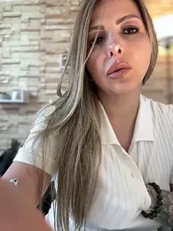 _Abril-Office1 stripchat stream image