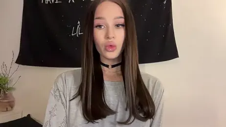 ur_molly stripchat stream image