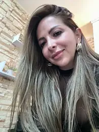 _Abril-Office1 stripchat stream image