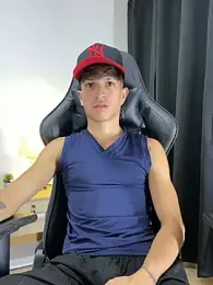 _CamiloBass stripchat stream image, 26.03.2026 01:30