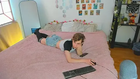 AvenGlow stripchat stream image