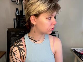 Odelyna Curless flirt4free stream image, 31.03.2026 07:00