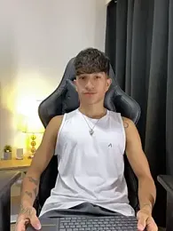 _CamiloBass stripchat stream image, 01.04.2026 01:40