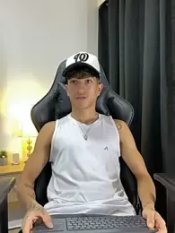 _CamiloBass stripchat stream image, 01.04.2026 01:40