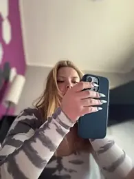 AnastasiaAniess stripchat stream image, 01.04.2026 04:30