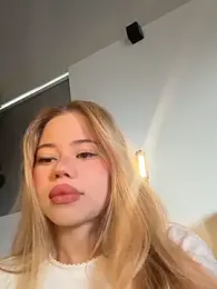 curchez_ stripchat stream image, 02.04.2026 20:50