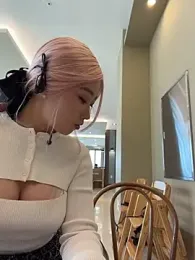 winter11 stripchat stream image