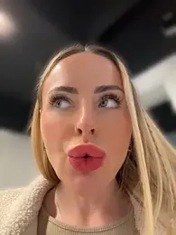 EmaSalis stripchat stream image, 13.04.2026 07:10