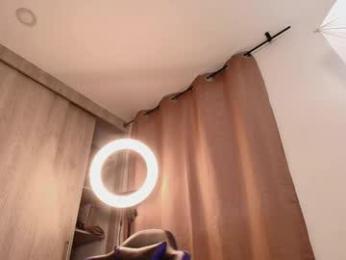 adelineefoxxx chaturbate stream image, 13.04.2026 17:00