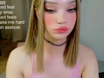 _paprika chaturbate stream image, 23.04.2026 21:40