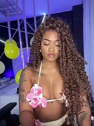 riri_brunnete stripchat stream image, 01.05.2026 04:50