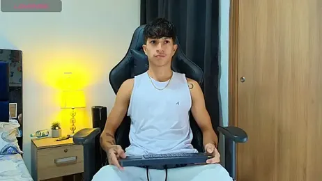 _CamiloBass stripchat stream image, 01.05.2026 22:40