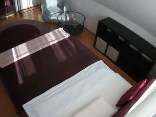 voyeurcam-julmodels-whitebed-2 camsoda stream image, 05.05.2026 14:10