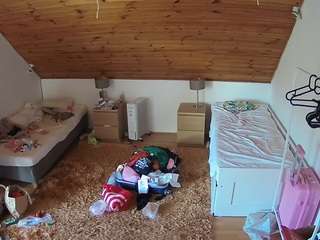 voyeurcam-julmodels-whitebed-3 camsoda stream image, 05.05.2026 14:10