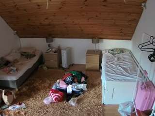 voyeurcam-julmodels-whitebed-3 camsoda stream image, 05.05.2026 14:10