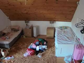 voyeurcam-julmodels-whitebed-3 camsoda stream image, 05.05.2026 14:10