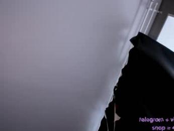 vivian_qwerty chaturbate stream image, 14.05.2026 04:50