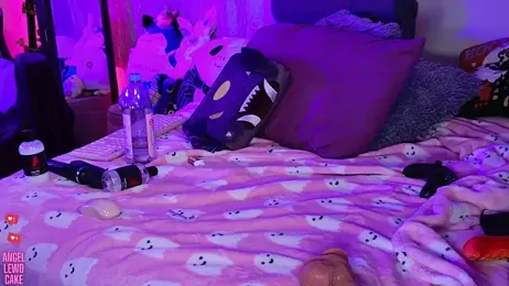 Angel-Lewd-Cake stripchat stream image, 18.05.2026 03:10
