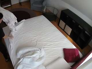 voyeurcam-julmodels-whitebed-2 camsoda stream image, 16.05.2026 16:10