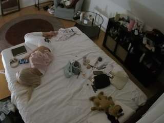 voyeurcam-julmodels-whitebed-2 camsoda stream image, 26.05.2026 18:40