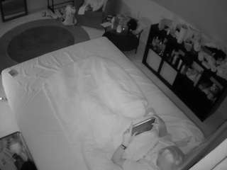voyeurcam-julmodels-whitebed-2 camsoda stream image, 26.05.2026 18:40