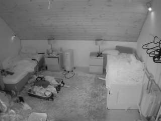 voyeurcam-julmodels-whitebed-3 camsoda stream image, 26.05.2026 18:40