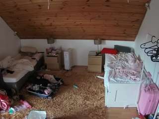 voyeurcam-julmodels-whitebed-3 camsoda stream image, 26.05.2026 18:40