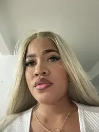 riri_brunnete stripchat stream image, 02.06.2026 04:00